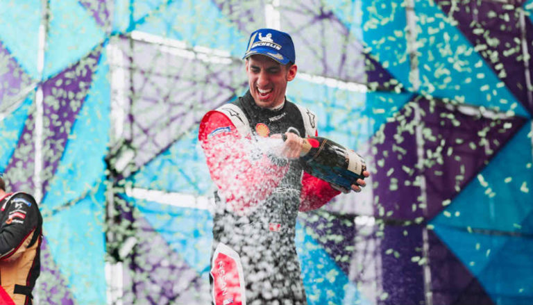 Sebastien Buemi, piloto de nissan e.dams, subió al podio en México