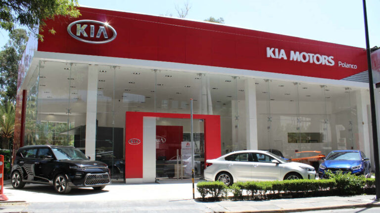 KIA abre su primer Showroom en México